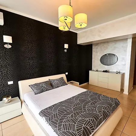 Zenia Tudor's Apartmán Mamaia