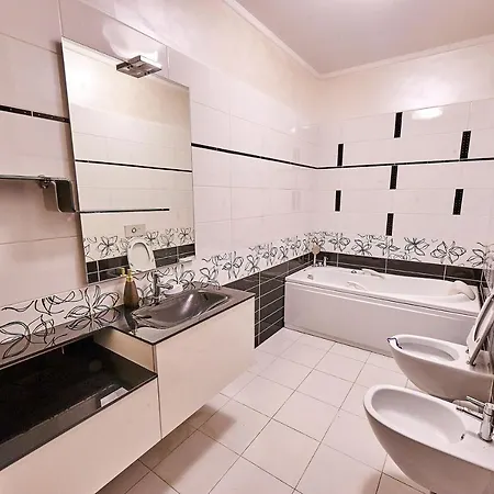 Zenia Tudor's Apartmán Mamaia