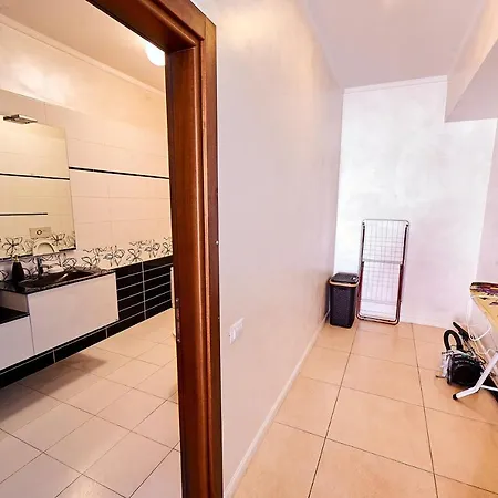 Zenia Tudor's Apartmán Mamaia